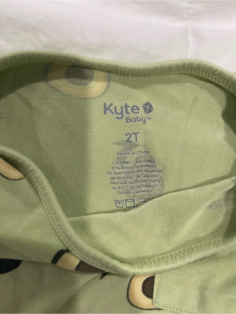 Kyte Baby Avacado Short Sleeve Pajamas. Size 2T